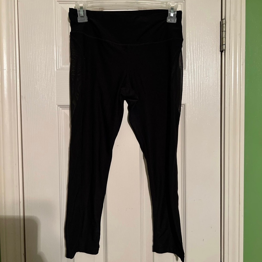 Women's Velocity Black Capri Leggings S